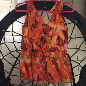 BRAND NEW v-neck cinched waist top